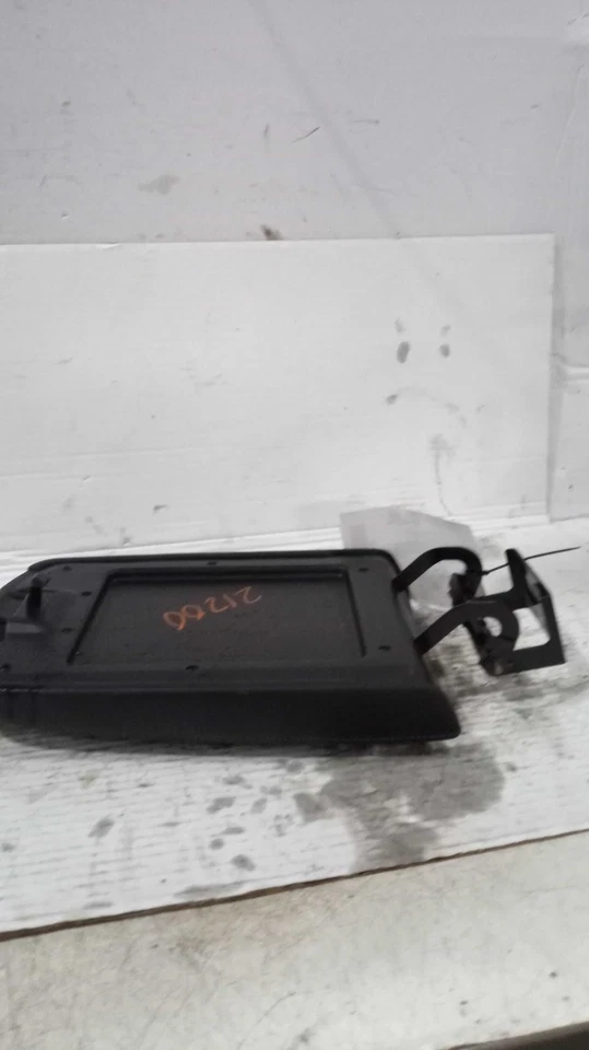 2015 Nissan Murano Center Console Gray Lid OEM Used 288769 81K Miles - Image 1 of 4