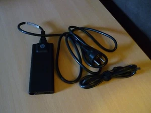 HP Travel netadapter reisadapter Slim 90 W met USB-poort - Afbeelding 1 van 4