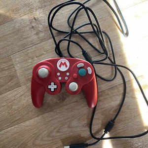 Nintendo Switch PDP Wired Fight Pad Pro Controller - Super Mario Red - Picture 1 of 3