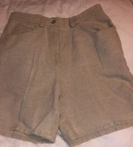 $49 Liz Claiborne Liz Sport Linen Cotton Blend Beige Dress Shorts Dressy Sz 8 - Picture 1 of 9