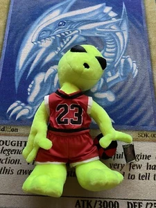 Vintage 23 Zoll Believe the Alien NANCO 1997 #23 Michael Jordan Basketball Plüsch - Bild 1 von 8