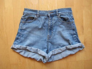 kurze Jeans-Hose 3/4 Shorts, hellblau, Stretch, Gr. 36, „PULL&BEAR“ - Bild 1 von 6