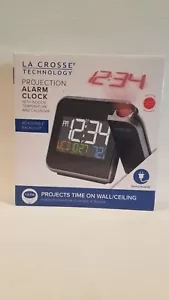 W85923 La Crosse Technology Projection Alarm Clock with Indoor Temp - New - Picture 1 of 2
