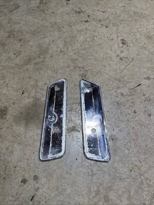 Reposabrazos interior cromado piezas OEM (R90) Jeep Cherokee XJ 84-96 Foto 1 de 4