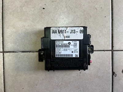 Jeep Grand Cherokee 2018 2021 buje receptor multifunción OEM 68343278AD SIN LLAVE Foto 1 de 4