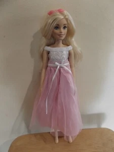 My first Barbie 2022 Mattel doll 13 1/2 " 34cm tall - Picture 1 of 4