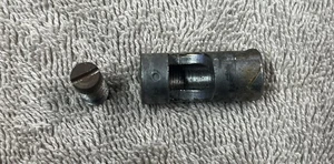 Antigua caja ingleteadora de hierro fundido Stanley # 358 - pasador de sujeción y tornillo - MB105 - Imagen 1 de 7