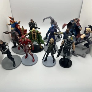 Menge 12 Disney Marvel Avengers Figuren 4" Loki Ironman Tortenaufleger - Bild 1 von 6