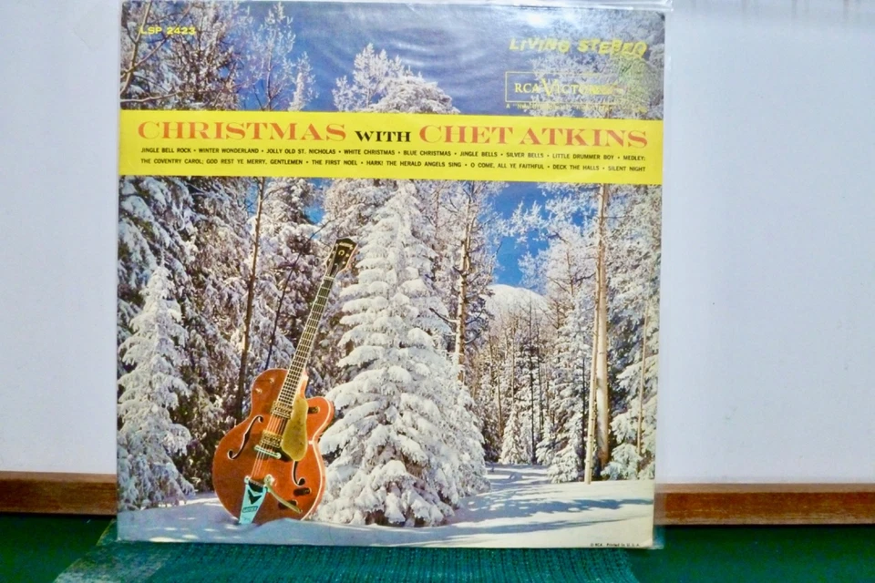 CHRISTMAS WITH CHET ATKINS ORIGINAL STEREO   NEAR MINT.    LP - Image 1 of 1