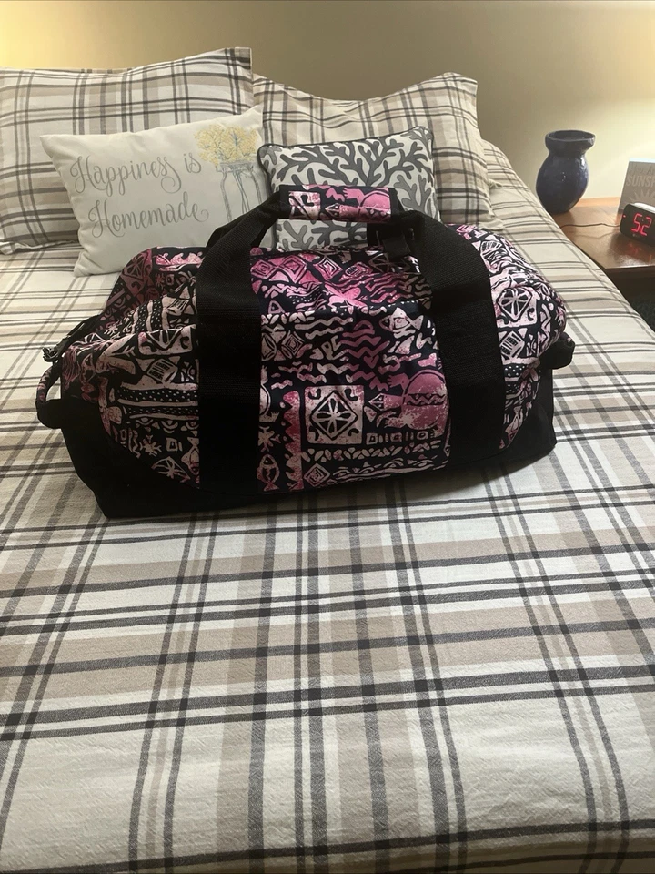 LL Bean 23” Grande Aventura Bolso de Lona Grande Azul y Rosa Patrón de Mano Foto 1 de 4