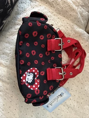 Cartera pequeña Betty Boop negra y roja Foto 1 de 4