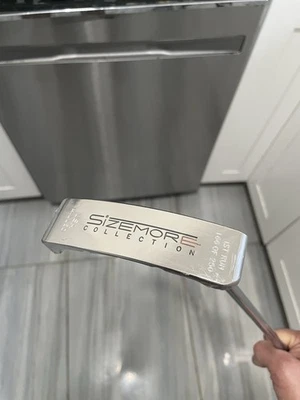 BRAND NEW Sizemore Collection XB-1 CNC Milled Blade Putter, 34” RH - Image 1 of 4