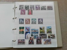 ALBUM CLASIFICADOR CON AÑOS COMPLETOS ANDORRA DE 1963 A 2000. SIN CHARNELA