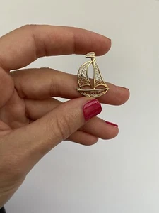 Colgante "VELERO" de filigrana de oro amarillo macizo de 14k, dije--Ancho: 3/4"--Longitud:1" - Imagen 1 de 9