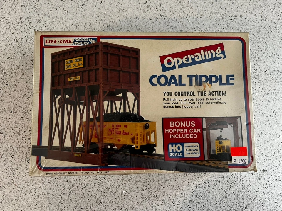 Life Like HO Operating Coal Tipple With Hopper Car 8306