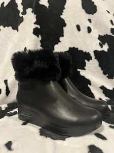 DKNY Women's Wedge Heel Ankle Boot Black Microsuede Size 6 - Picture 1 of 4