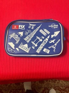 EMIRATES Kids AIRLINES Blue Insulated 8"x6"x3 Travel Carry-All Lunch BAG - Picture 1 of 10