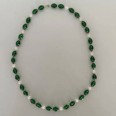 Collar de cuentas vintage en verde esmeralda, oro y esmerilado transparente 29,75" de largo Foto 1 de 4