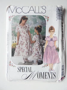 McCalls 5817 patrón de costura niñas vestidos dama de honor fiesta talla 7 8 10 SIN CORTAR - Imagen 1 de 2