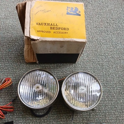 2 x Faros antiniebla NOS Butlers 450 Vauxhall Bedford ACCESORIO CORRECTO - Imagen 1 de 4