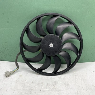 Cubierta del ventilador de refrigeración del radiador del motor Nissan Altima 2016-2018 2,5 L 11 aspas OEM Foto 1 de 4