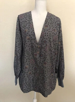 Womens UA Scrubs Jacket Top Gray Leaves~Acorn~Flower Pattern Long Sleeve Sz XL - Image 1 of 4