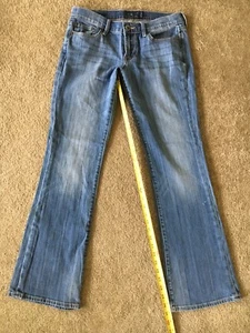 Pantalones de mezclilla para mujer LUCKY BRAND talla 4/27 regular Sweet’N bajos - Imagen 1 de 8