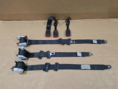 06-10 Infiniti M35 M45 retractor de cinturón de seguridad trasero izquierdo derecho y central con hebilla Foto 1 de 4