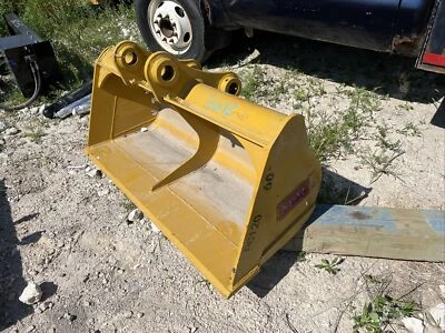 Komatsu PC120 ditching bucket excavator new 60 Mm Pin — 第 1/4 张图片