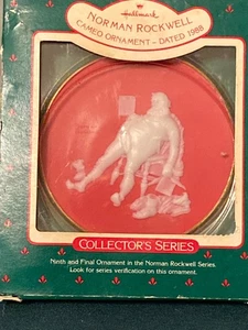 Hallmark Ornament 1986 Norman Rockwell Cameo 9th Keepsake 3.25”D - Picture 1 of 1