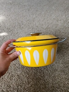 Vintage Cathrineholm Lotus Yellow Enamel 8.5" Dutch Oven Saucepan Handles Lid - Picture 1 of 11