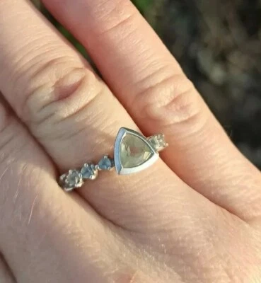 Eleganter Damenring Mit grünem und blauen Steinen 925er Silber  - Bild 1 von 4