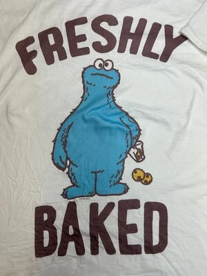 Camiseta Cookie Monster "Freshly Baked" Talla 2XLarge Blanca Manga Corta Nueva Foto 1 de 4