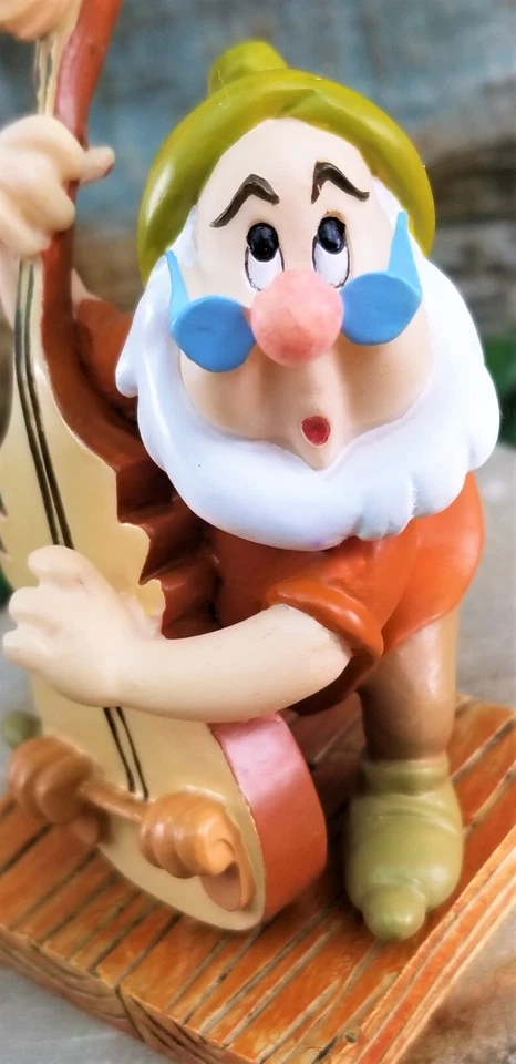 Disney Princess Seven Dwarfs 65th Anniversary Doc and Bashful Figures Enesco