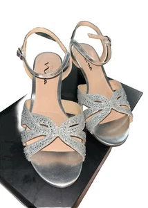 Vienna Prom/ Wedding Women’s Touch Of Vienna Silver Dress Shoes- Size 7.5 M - Picture 1 of 11