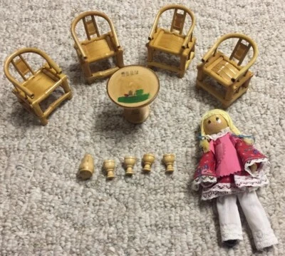 Lote de mesa y muñeca de bambú Mid-Century de colección hecha a mano oriental ¡Muy bonito! Foto 1 de 4