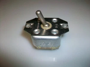MS25103-23 CUTLER HAMMER 8710K15 DPDT TOGGLE SWITCH 5930-01-231-4546 - Picture 1 of 5