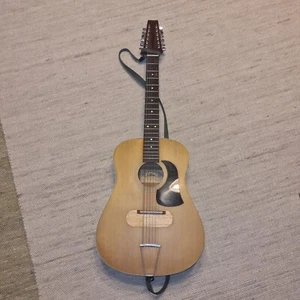 12-saitige Gitarre Aria Modell AW110T - Bild 1 von 9