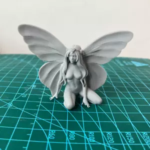Resin Figur Modell sexy nacktes Schmetterlingsmädchen im Maßstab 1:24 ungebaut unbemalt - Bild 1 von 3