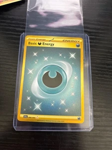 Basic Darkness Energy 098/064 Sv: Shrouded Fable Holo - Bild 1 von 2