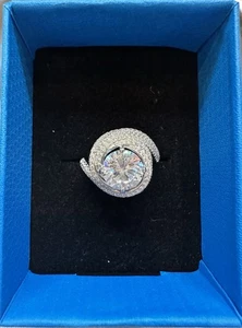 Bella Luce rhodiniertes Sterlingsilber 0,925 CZ weißer Diamant Simulanten Größe 8 - Bild 1 von 6