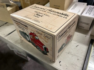 Eastwood Automobilia 1960 Model B-61st Mack Tractor Museum Edition - Image 1 of 3