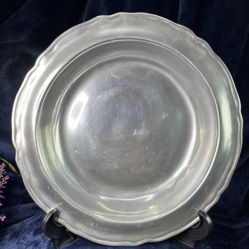 Wilton Armetale Metal Colección Reina Ana Raro 10.5" Plato para Pastel - EE. UU. Foto 1 de 4