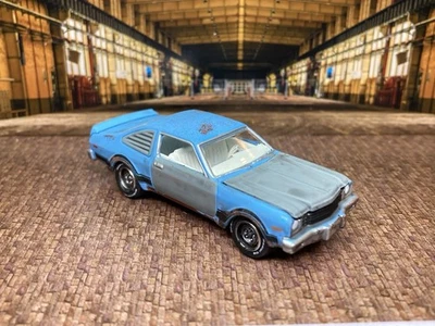 1976 年 Plymouth Road Runner Rusty 风化谷仓找到 1/64 压铸定制汽车 — 第 1/4 张图片