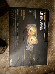 Refroidisseur CPU liquide tout-en-un ASUS TUF Gaming LC 240 ARGB - Photo 1/3
