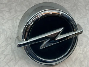 Opel Corsa E Öffner Emblem Heckklappe 13401592✅ - Bild 1 von 3