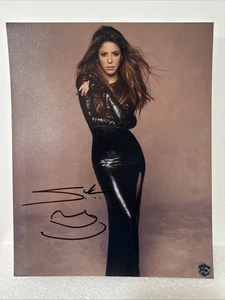 Shakira (Columbian Singer) signed Autographed 8x10 photo - AUTO with COA - Picture 1 of 2