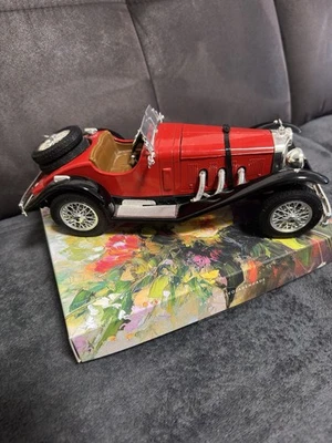 Modellauto Bburago Mercedes - Bild 1 von 4