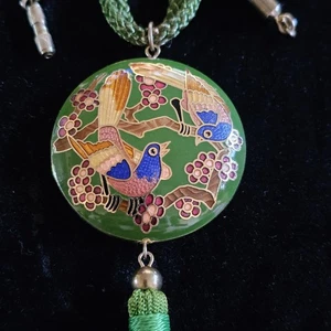 Vintage Cloisonné Bird W/Floral Design Gold Tone Round Green Enamel Pendant READ - Picture 1 of 9