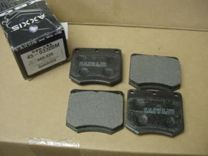 New Front Brake Pads Triumph TR6 72-76 GT6 III Semi Metallic  - Picture 1 of 3